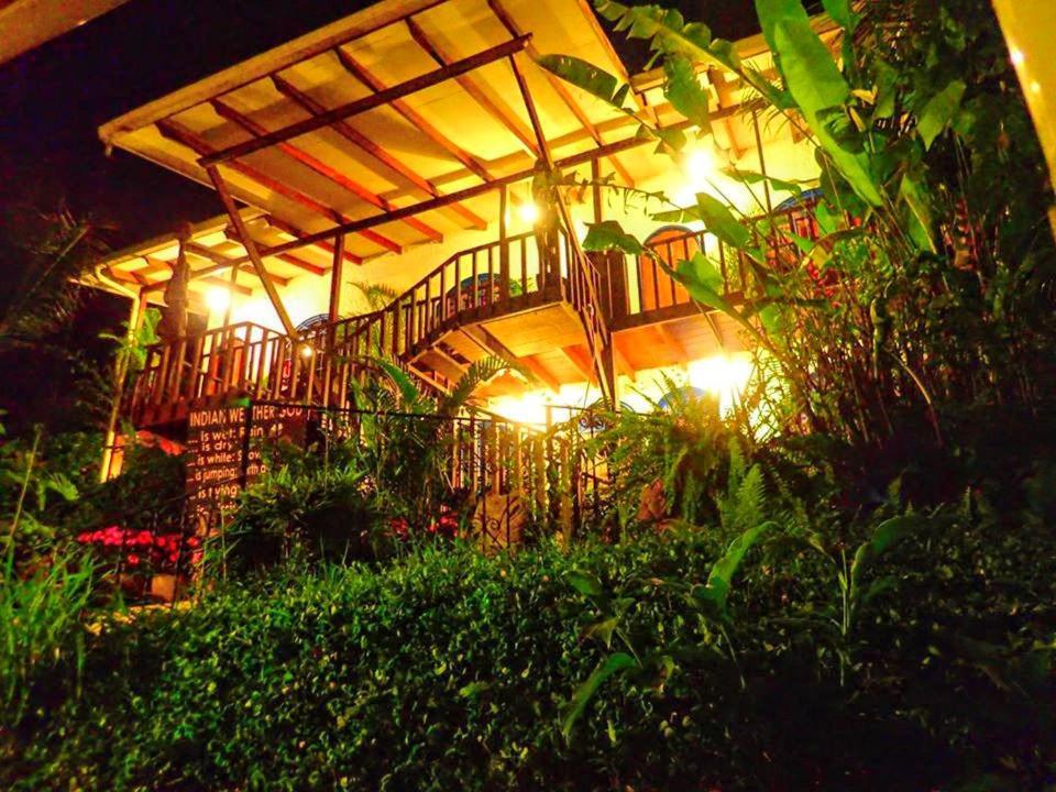 Orosi Lodge ภายนอก รูปภาพ