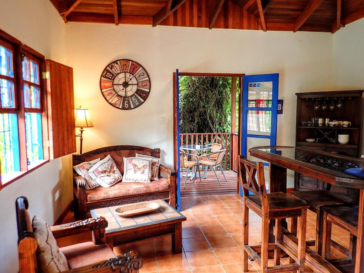 Orosi Lodge ภายนอก รูปภาพ